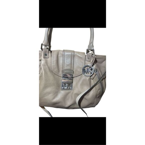 Vintage Michael KORS Jenna Crossover - Picture 8 of 11